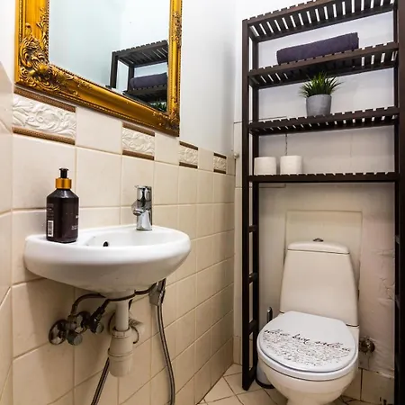 Spacious Old Town 3 Bedroom Flat *
