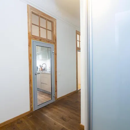 Spacious Old Town 3 Bedroom Flat *