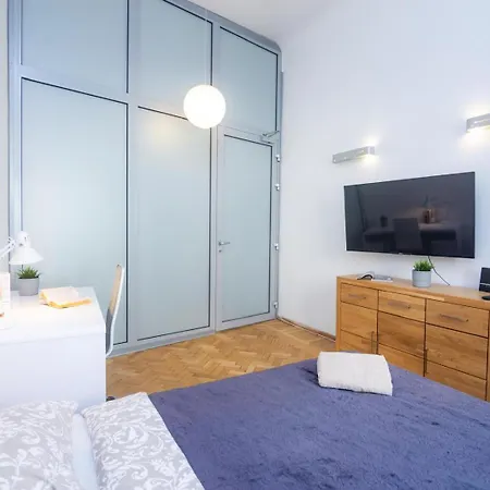Spacious Old Town 3 Bedroom Flat Riga